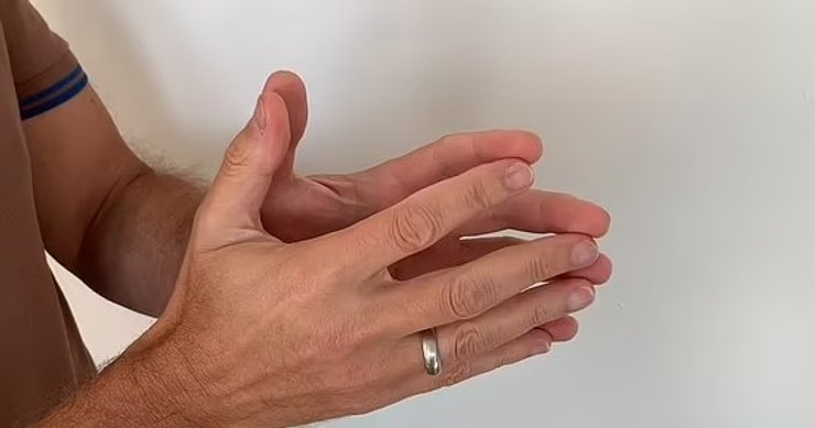 руки техника