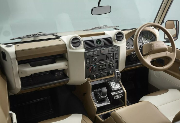 салон Land Rover Defender, новий Land Rover Defender, Land Rover Defender 90, Land Rover Defender Soft Top