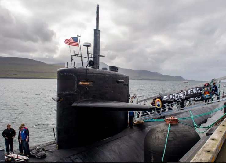 АПЛ Newport News в Рейкьявике