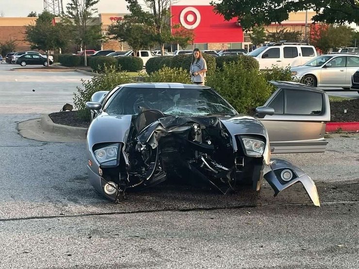 розбитий суперкар Форд ГТ, розбитий суперкар, Форд ГТ, Ford GT, суперкар Ford