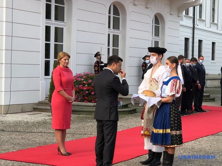 Зеленский встречается с президентом Словакии