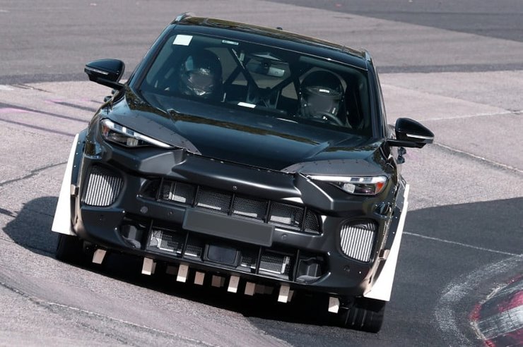 Автомобиль Porsche Macan с газовым двигателем