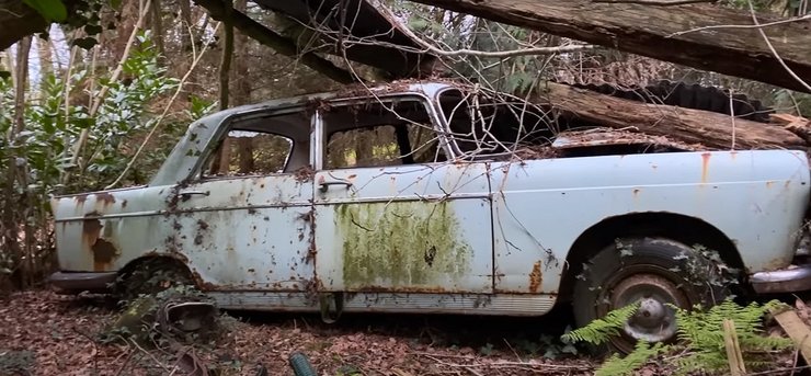 Peugeot 404, кладбище авто, ретро авто, старинные авто, Citroen DS, Mercedes W110