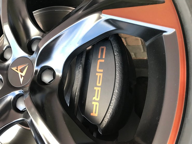 машина CUPRA Formentor, сеат купра форментор, cupra тест драйв, колісні диски CUPRA Formentor VZ, гальма CUPRA Formentor