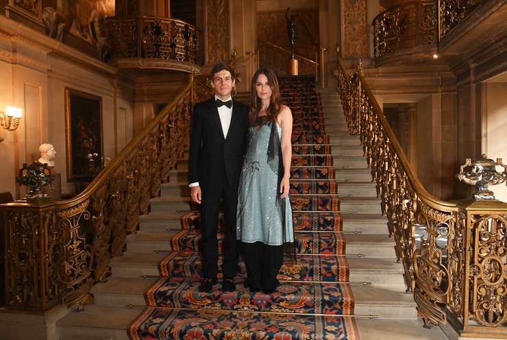 Кира Найтли, Джеймс Райтон, лестница