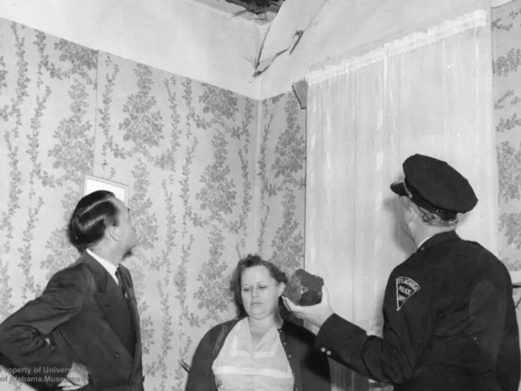 Метеорит впав на жінку, як це вплинуло на її життя та долю, Енн Годжес з містечка Сілакуга, США, курйози, цікаві історії