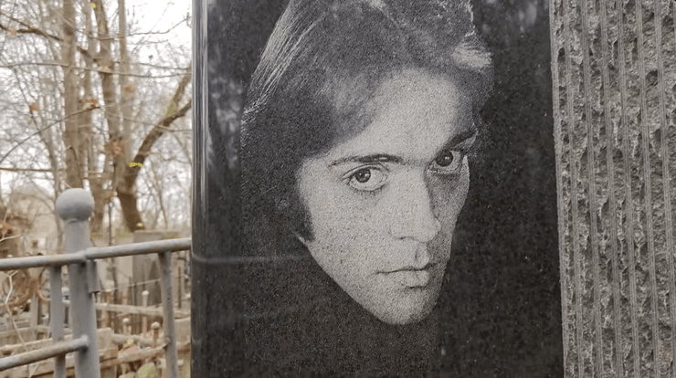 могила Андрія Харитонова