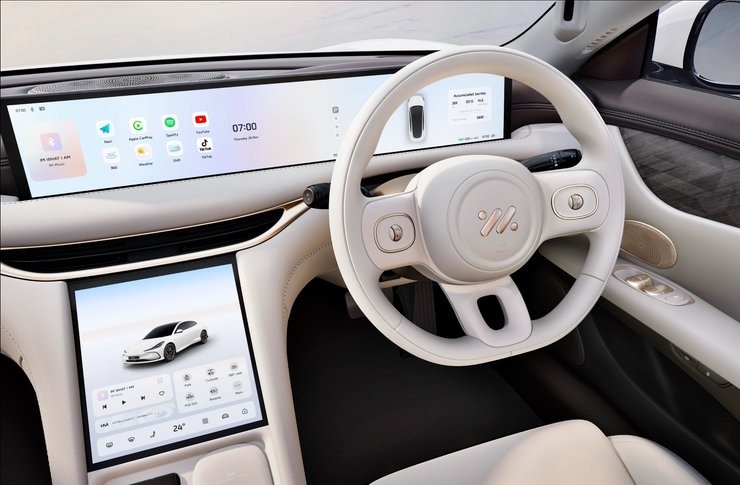 Салон электромобиля MG IM5