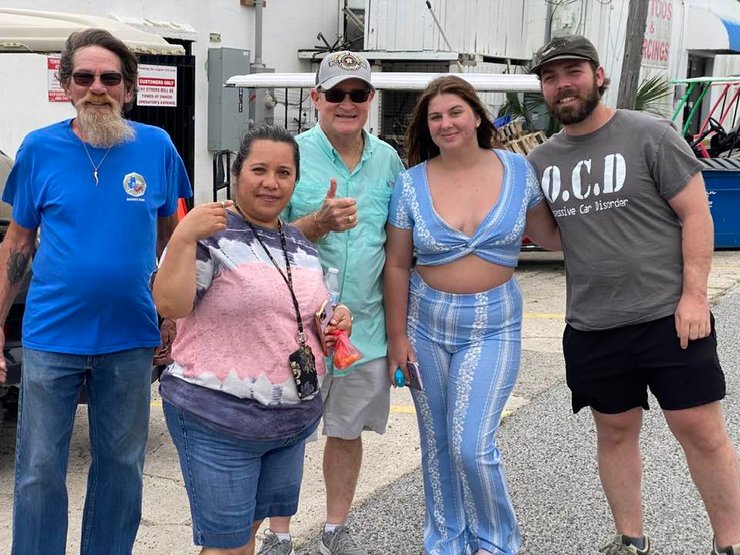 Каблучку з діамантом знайшов на пляжі турист, прикраси, ювелірні вироби, знахідка, пляж, туристи, фото, курйози