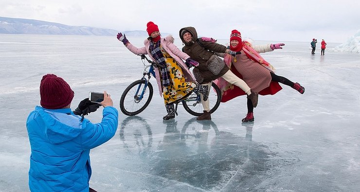 китайские туристы байкал