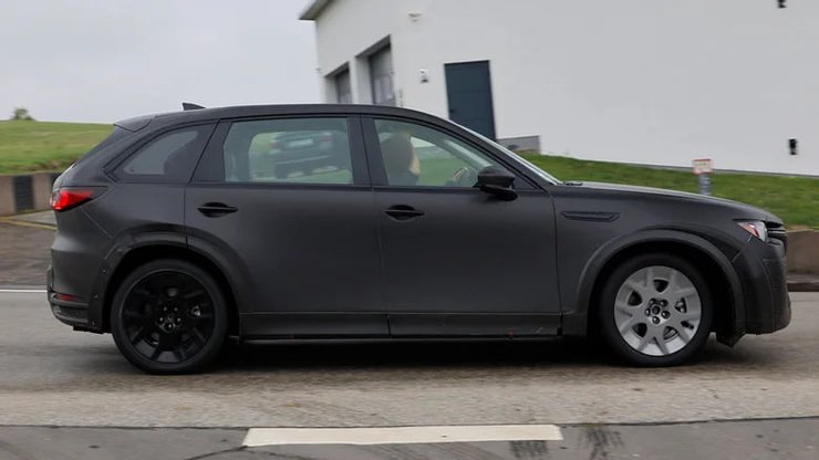 Автомобиль Mazda