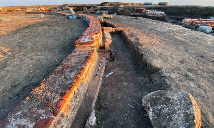 у храмі поклонялися місцевому божеству