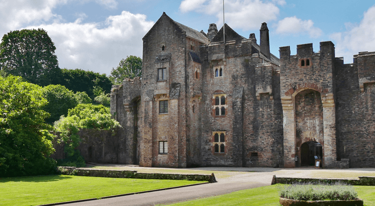 Замок Комптон в Британии, замок, крепость, укрепленная усадьба, фальшивый замок, замок в глуши, колония в США, настоящая жемчужина