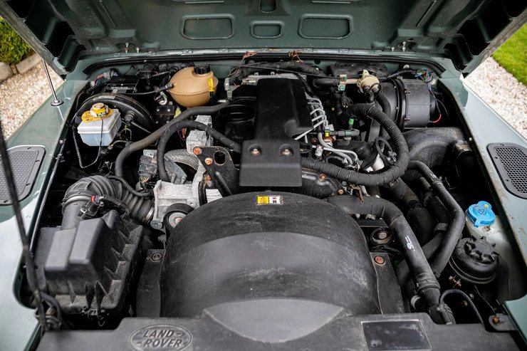 мотор ленд ровер дефендер, Land Rover Defender, Land Rover Defender 90, Чарльз ІІІ, принц Чарльз