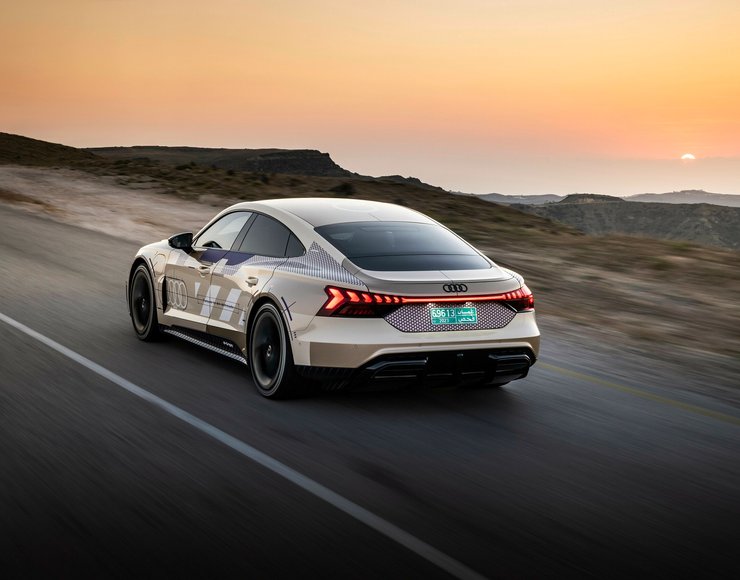 Audi e-tron, Audi e-tron GT 2025, новый Audi e-tron GT, электромобиль Audi