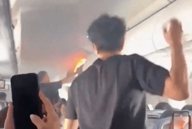 Пожар в самолете