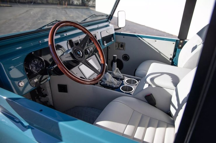 Салон ленд ровер, Jeep Wrangler, Land Rover Defender, тюнинг Jeep Wrangler