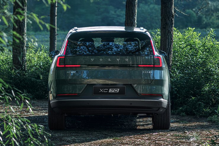 Гибрид Volvo XC70