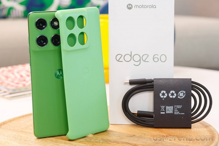 motorola edge 60 комплект що в коробці