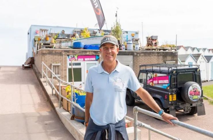 Чоловік посадив сад на даху будинку, скандал, міська рада, звинувачення, озеленення міста