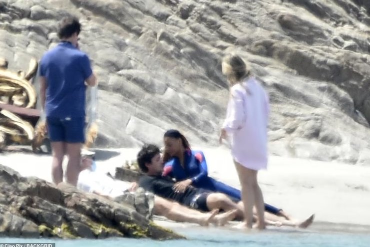 русалочка, ариэль, холли бейли