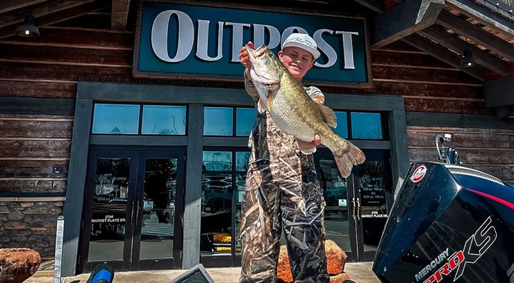 Хлопчик побив відразу три рекорди на риболовлі, як йому це вдалося, курйози, цікавинки, неймовірні історії з життя