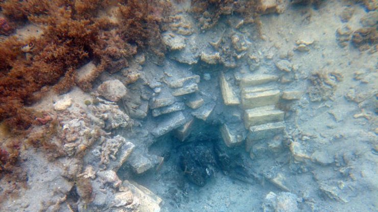 Масштабные раскопки 2023 года, проведенные морскими экспертами из Национального музея Дании и Музея кораблей викингов, позволили найти древесину, глиняные трубки и еще больше образцов кирпича