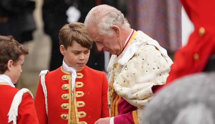 принц Джордж, король Чарльз, коронація