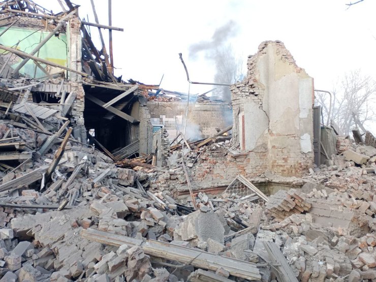 обстрелы, украина обстрелы, обстрелы Градами, повреждения домов