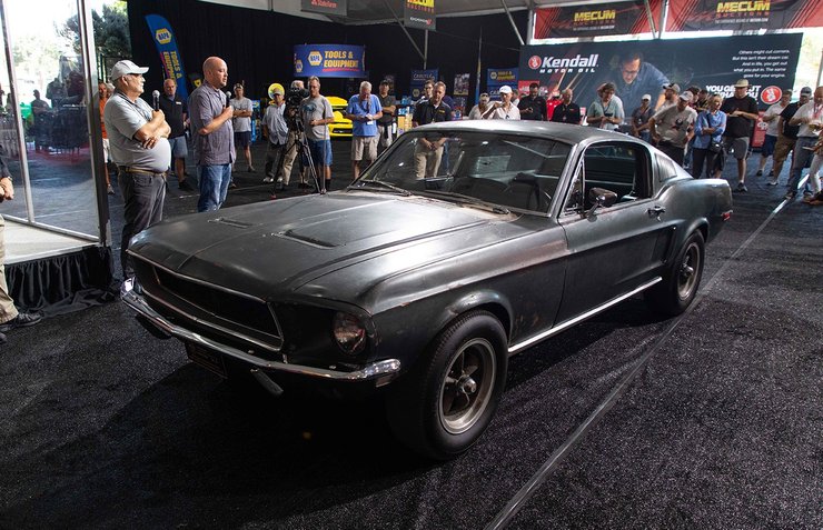 Ford Mustang, ретро авто, покинуті авто,