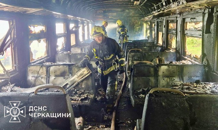 У Черкаській області загорілася електричка