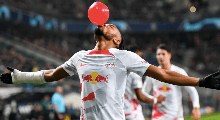 Крістофер Нкунку та кулька