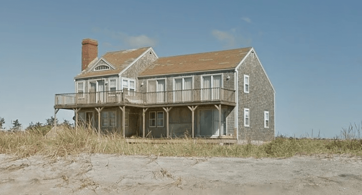 Четырехкомнатный дом с рекламного фото