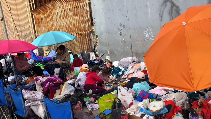 російські біженці, мексика, кордон з США, тіхуана, біженці з РФ, українські біженці