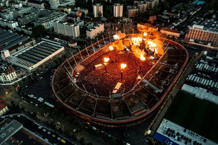 Rammstein, украинский флаг, цюрих, поддержка украины