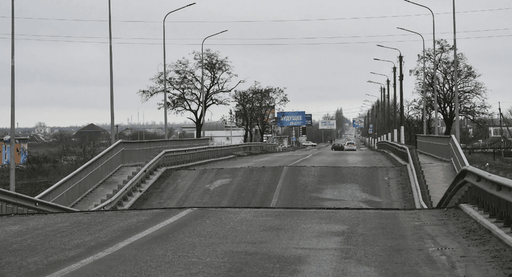 Разрушение моста вызовет у оккупантов проблемы по снабжению с юга