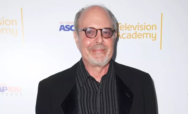 помер Марк Сноу