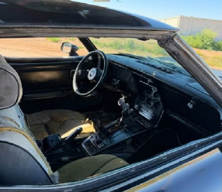 Салон також запозичили в спорткара