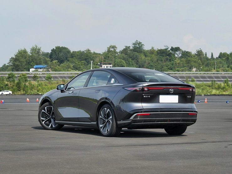 Mazda EZ-6 2024, нова Mazda EZ-6, Mazda 6, електромобіль Mazda
