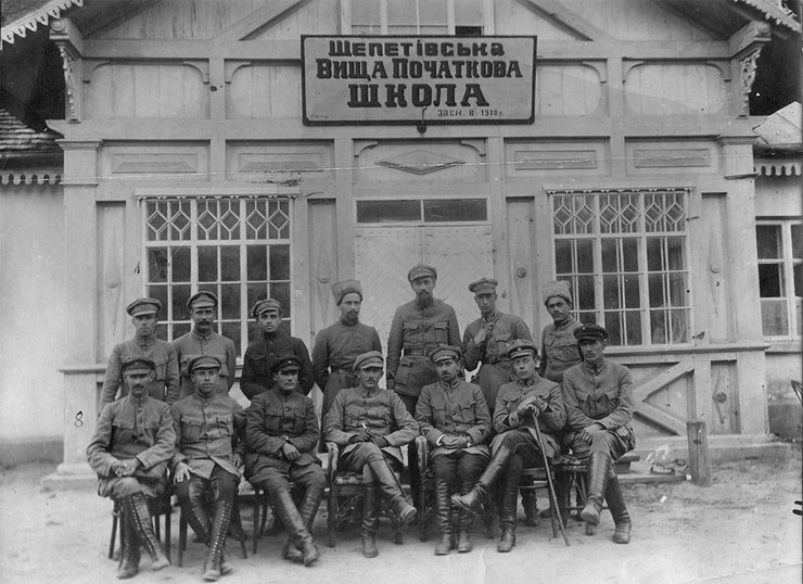 Евгений Коновалец, Жизненный путь Евгения Коновальца, кто такой евген коновалец, как погиб евген коновалец, борцы за украинскую независимость, лидер ОУН, Организация украинских националистов, аттентат, украинские националисты, история Украины, борьба за независимость