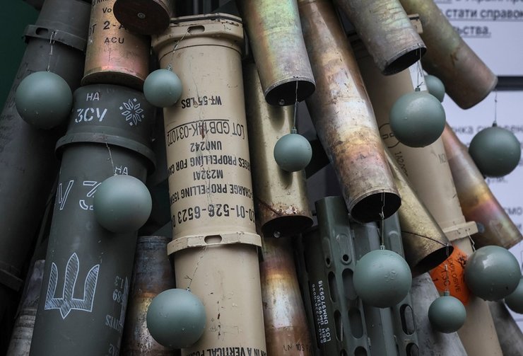 Ялинка з гільз снарядів