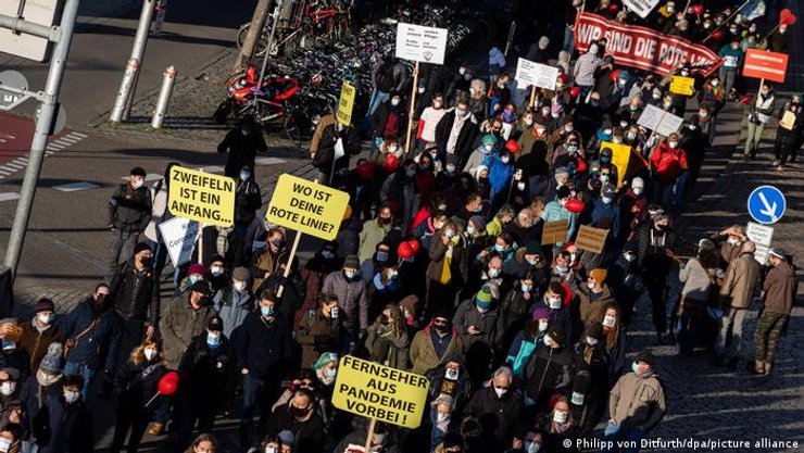 Германия, протест, маски, ограничения, митинг