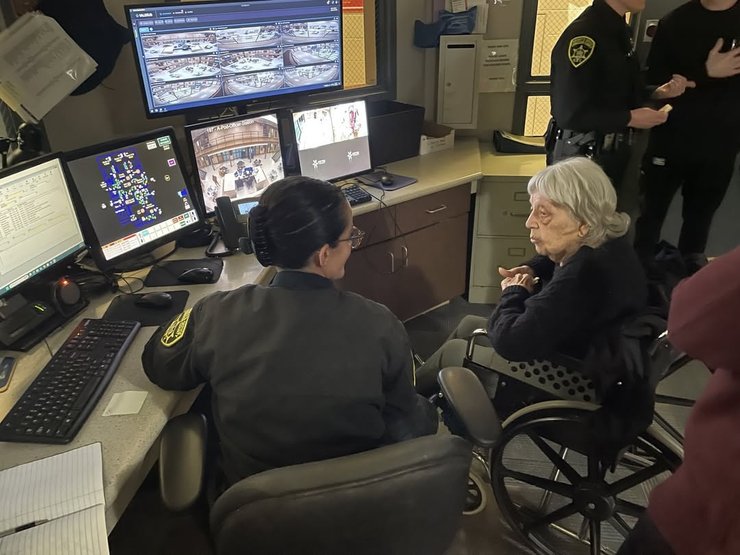 Женщина отпраздновала свое 104-летие в тюрьме и назвала простой секрет долгой и счастливой жизни