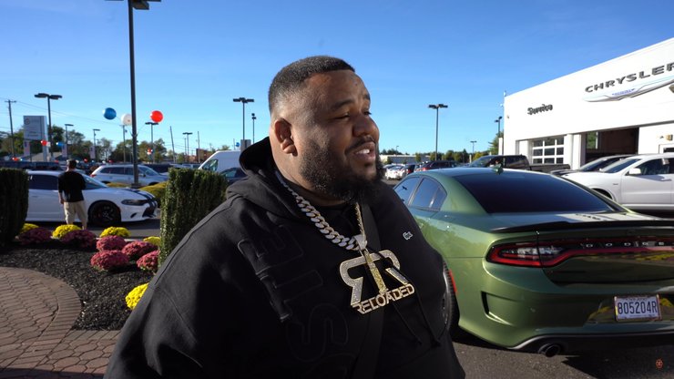 Блогер Билл Омар Карраскильо OMI IN A HELLCAT