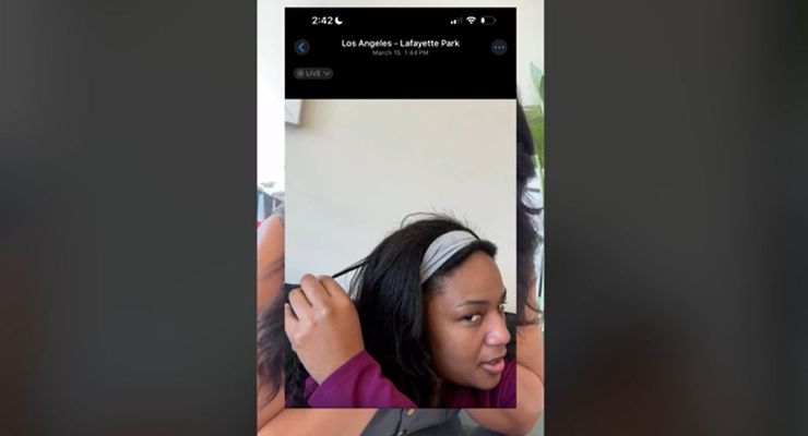 Пасажирці заплели волосся у салоні літака, хто це зробив, курйозний інцидент, смішні випадки, приколи, туризм