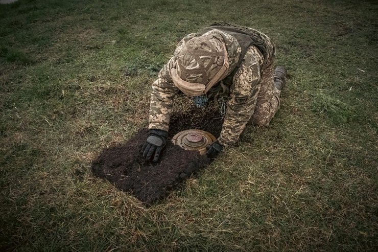 Наступ РФ на Харків, фортифікації, лінія оборони, Сили підтримки, міни, бліндаж