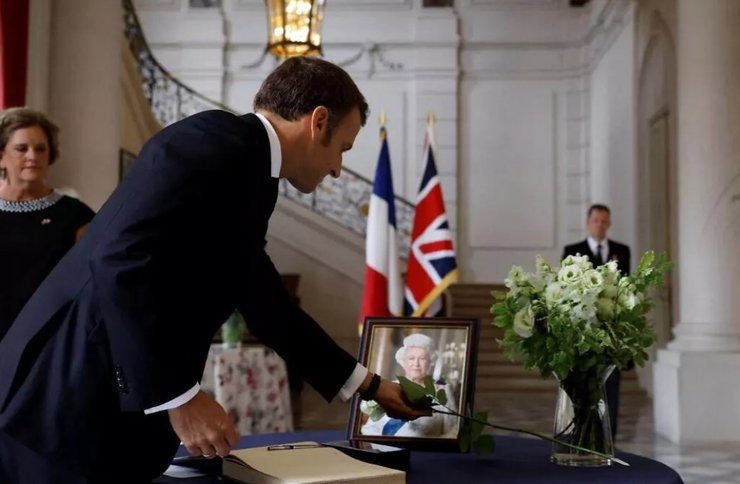 Емманюель Макрон, королева, Єлизавета II, портрет