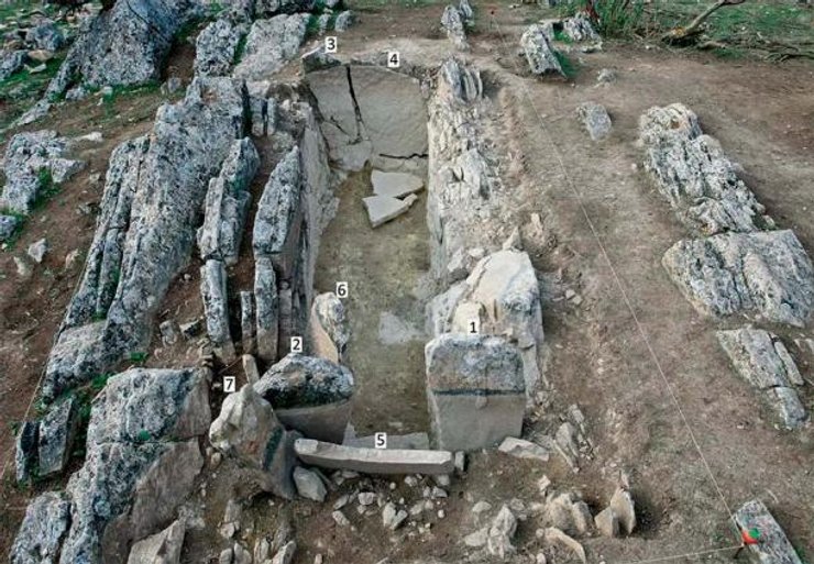 доисторические мегалиты, восход солнца в день летнего солнцестояния, социальная иерархия, древняя цивилизация, религиозные практики, испания, древние люди, археология