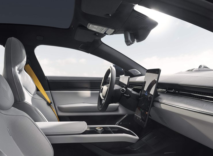 Салон Polestar 5 2026