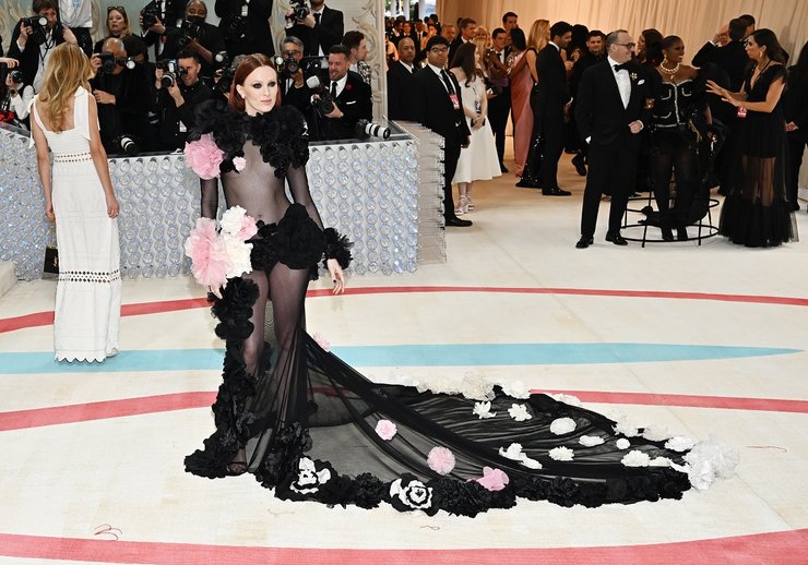 мет гала 2023, Met Gala 2023, Met Gala, голое платье, красная дорожка мет гала, карен элсон